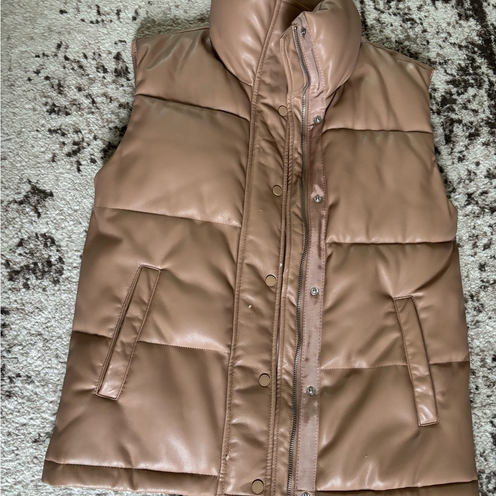Abercrombie & Fitch puffer vest